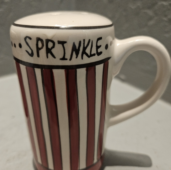 Ceramic Sprinkle and Shake Salt and Pepper Shakers Red and White - Picture 3 of 5